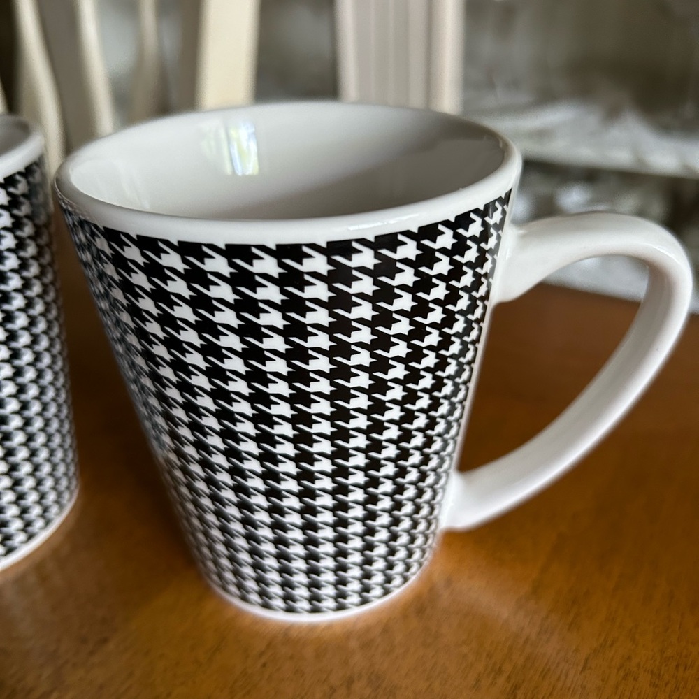 TWO Brand New Ceramic Mugs - Picture 2 of 4